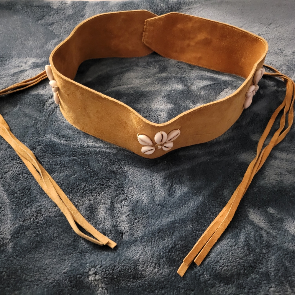 Elegant Tan Suede Belt with Shell Accents